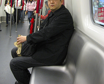 2010香港地鉄座席.jpg
